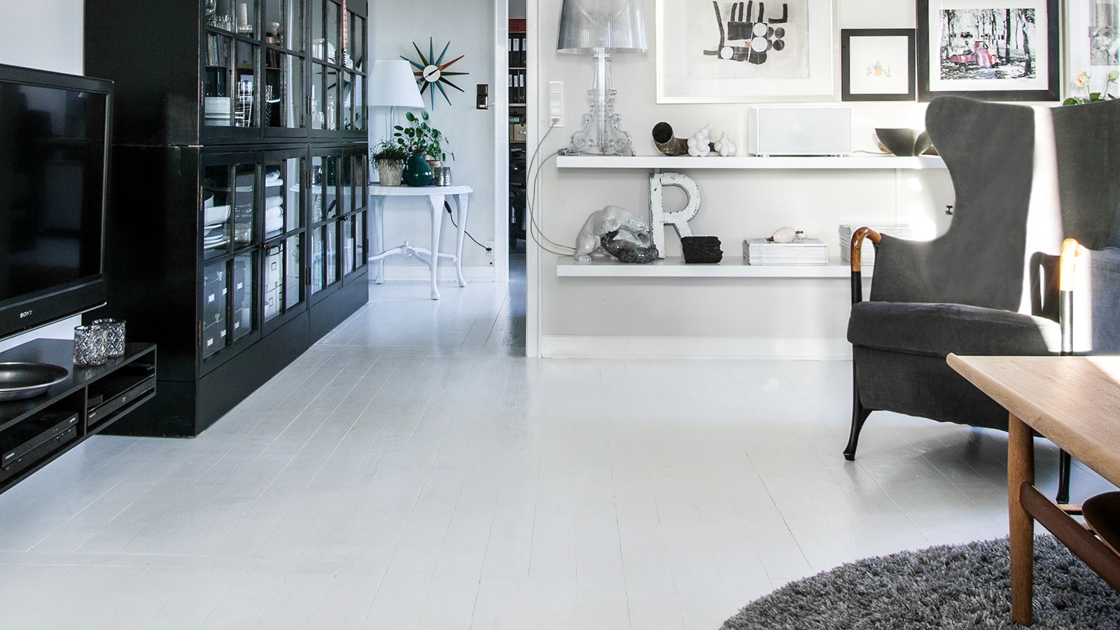 Arkitekt-parrets Barslunds hjem med nymalede gulve