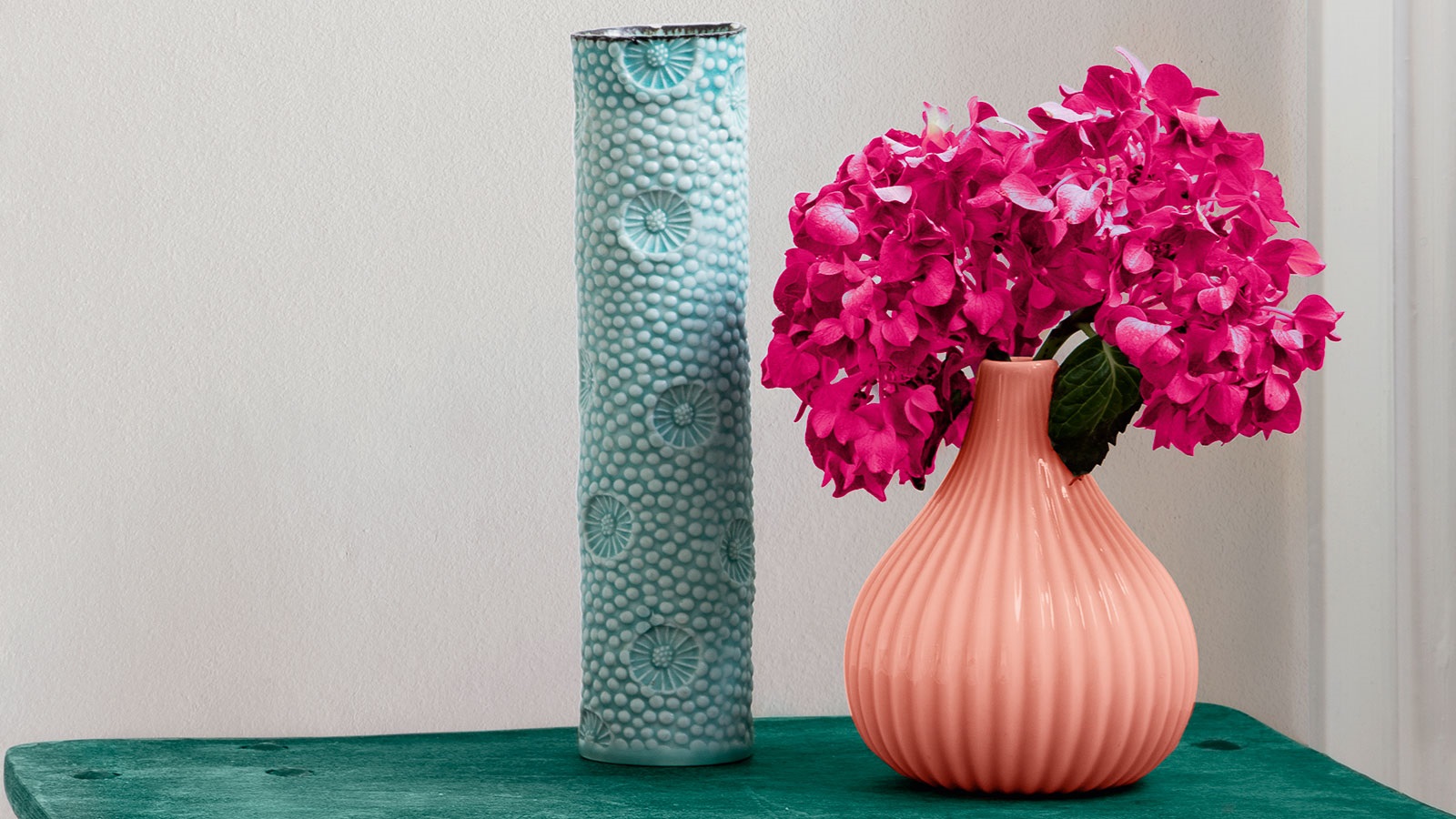  Bordet er malet med accentfarven "Envy Me"